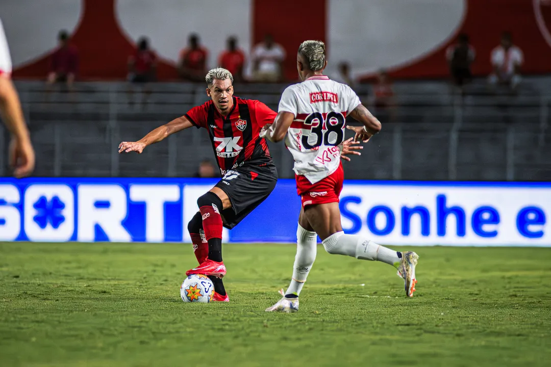 Duelo entre CRB e Vitória pela Copa do Nordeste