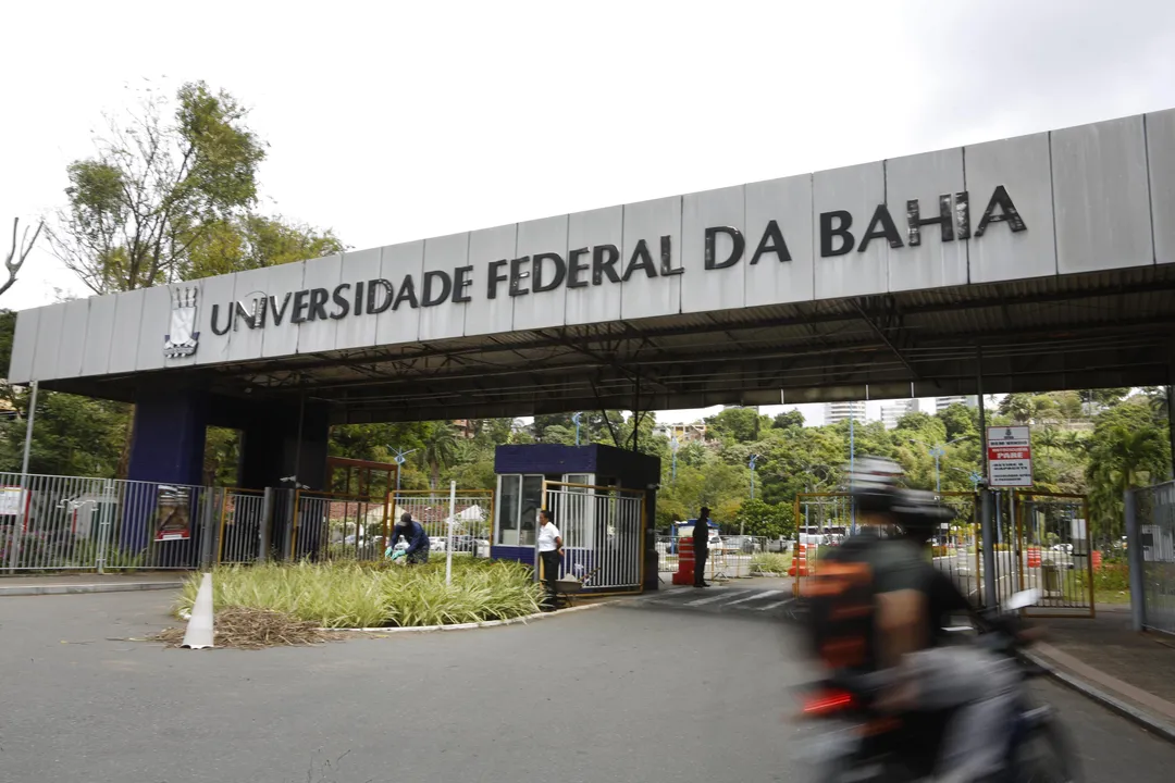 Os beneficiários deverão ser contratados nas empresas terceirizadas da UFBA