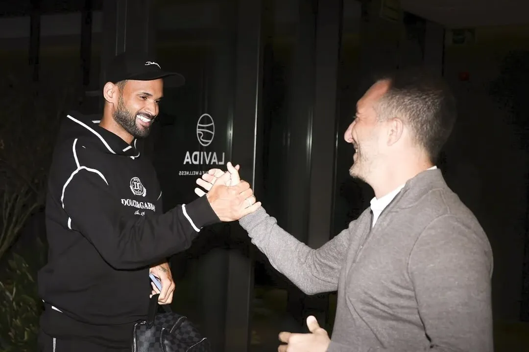 Willian José e Cadu Santoro, diretor de futebol do Bahia