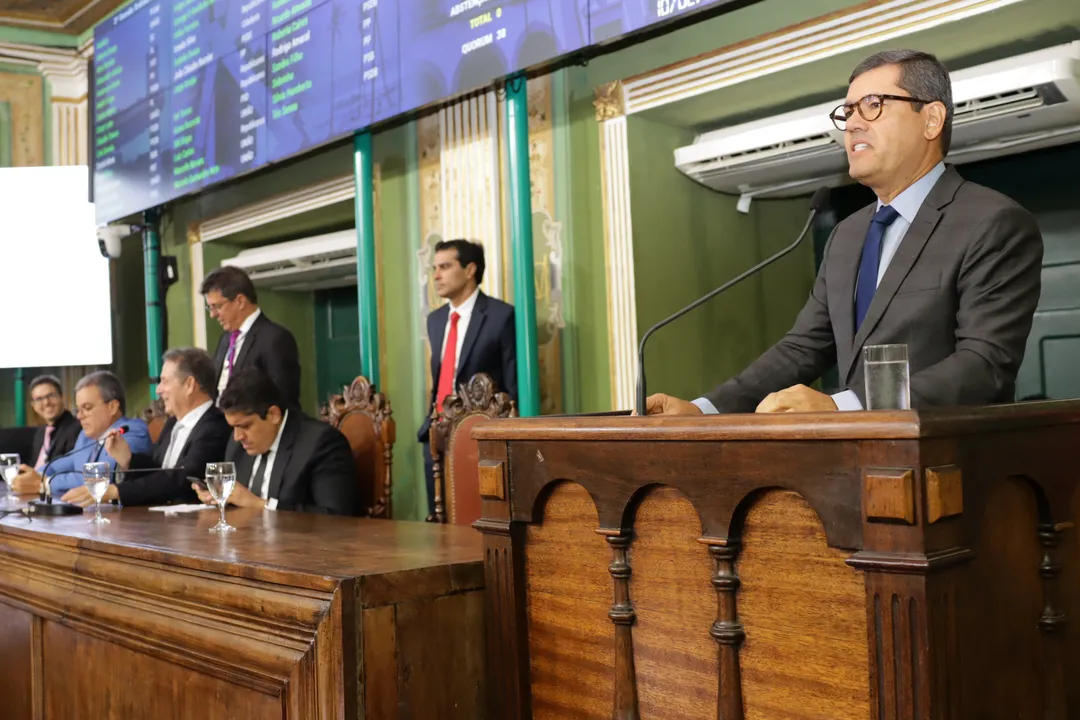 Vereador Claudio Tinoco (União Brasil) em sessão ordinária nesta segunda-feira, 10