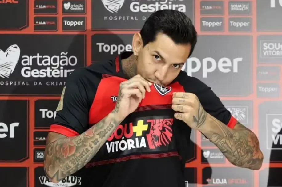 Victor Ramos durante apresentação na última passagem pelo Vitória, em 2019