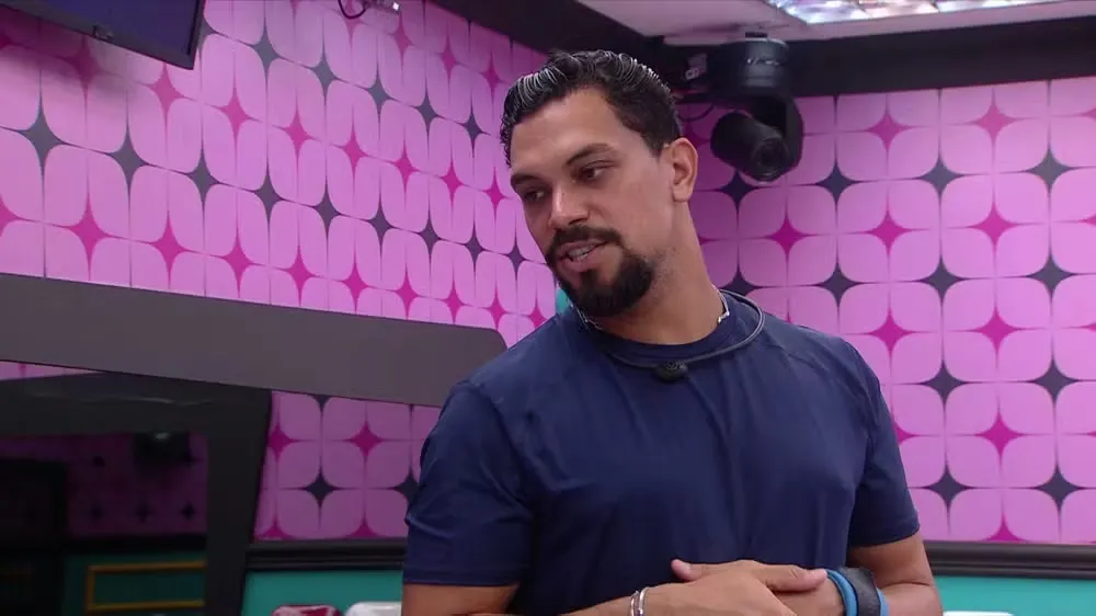 Aline Patriarca e Diogo Almeida deram o primeiro beijo no BBB 25