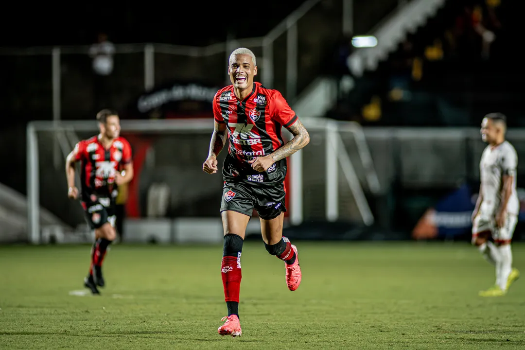 Vitória venceu o Atlético-BA por 3 a 0 e garantiu vaga na final do Campeonato Baiano