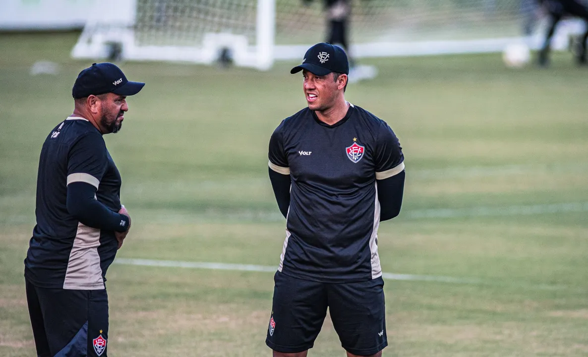 Thiago Carpini, técnico do Vitória