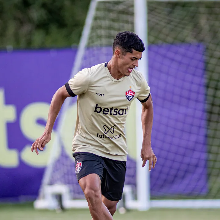 Luís Miguel durante atividade na Toca do Leão