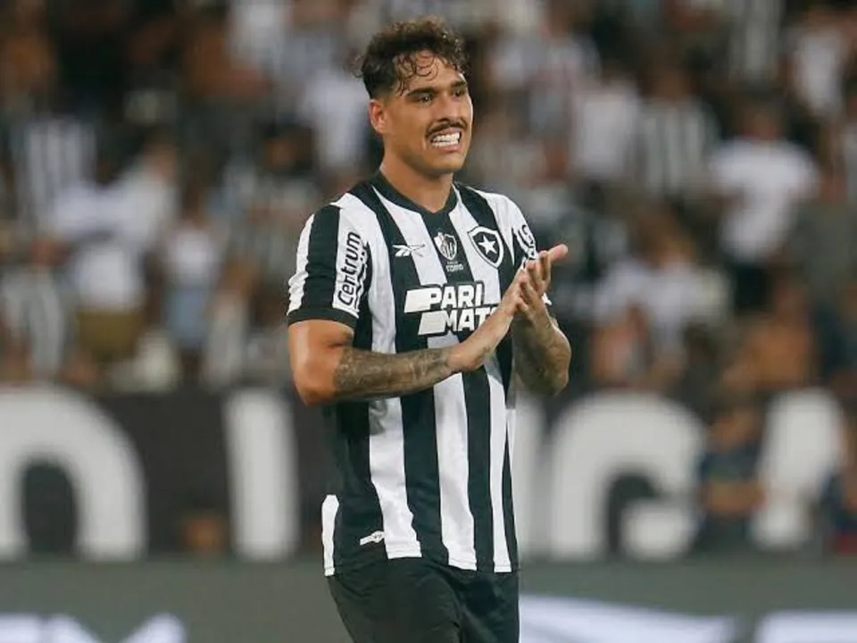 Lucas Halter é zagueiro do Botafogo