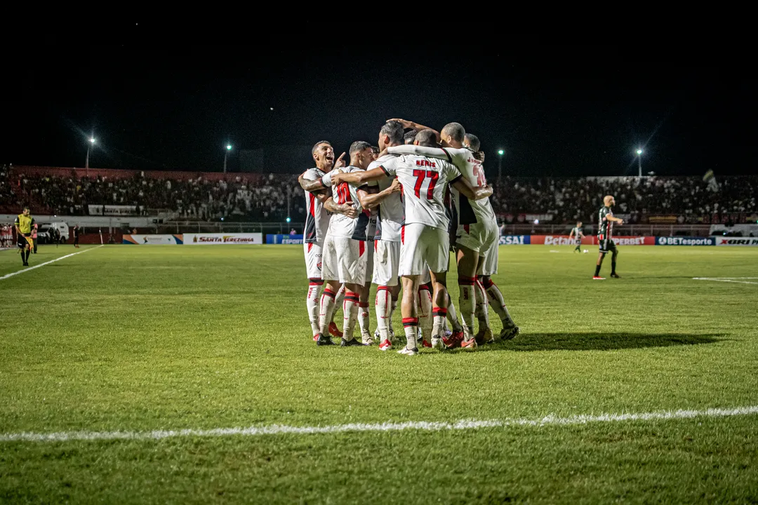 Jogadores do Vitória comemorando