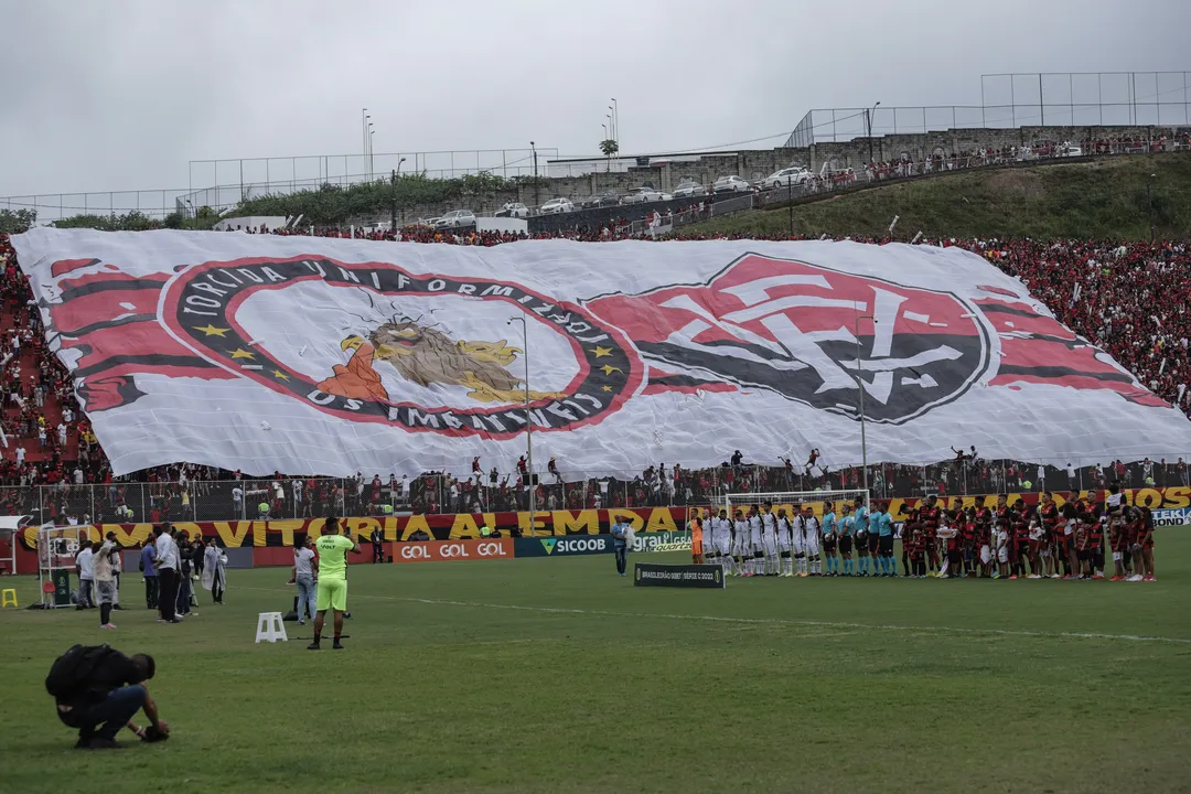 Torcida do Vitória na Partida entre Vitória  X Figueirense pelo Campeonato Brasileiro Seré  C 2022, no Barradão