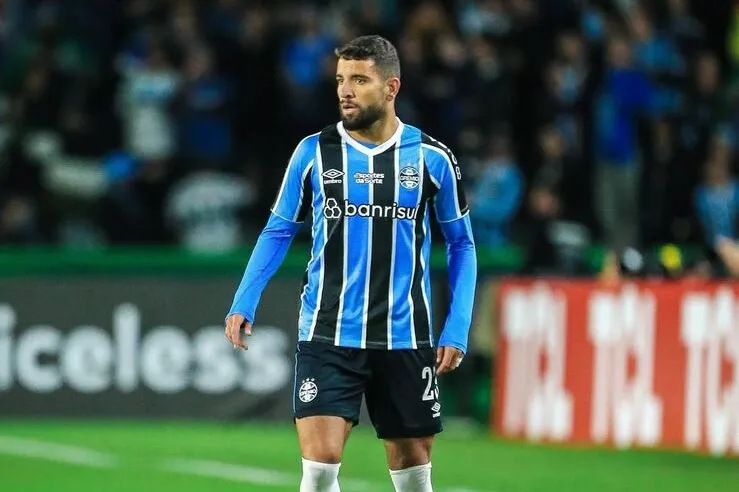 Pepe em partida pelo Grêmio