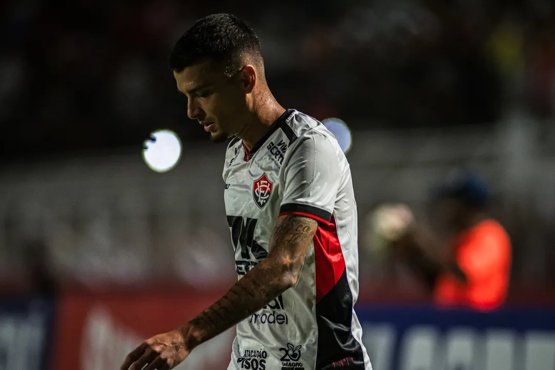 Bruno Xavier em ação pelo Vitória em 2025