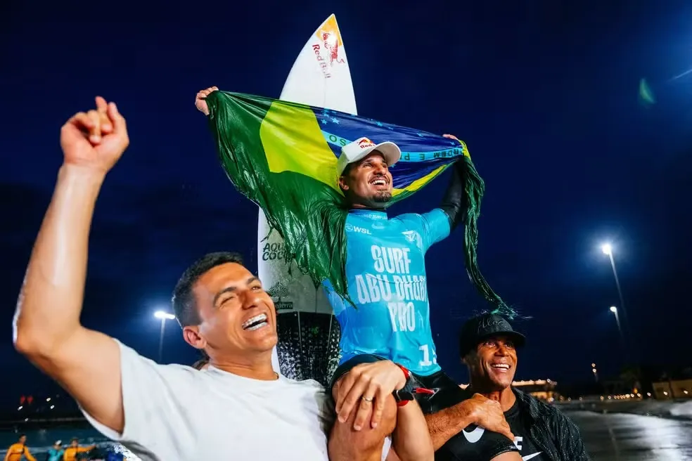 Italo comemorando título mundial