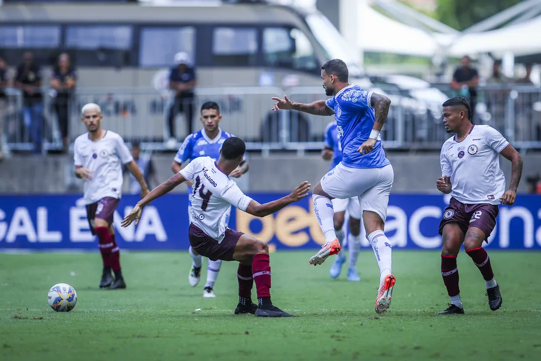 Willian José foi titular neste sábado, 1