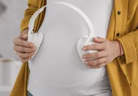 Estudo aponta que música clássica acalma fequência cardíaca do feto imagem
