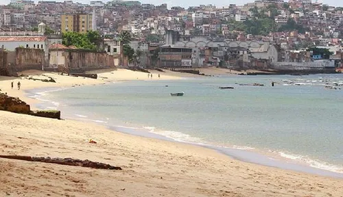 Praia de Cantagalo, na Cidade Baixa de Salvador