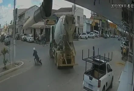 Imagem ilustrativa da imagem Motociclista morre ao bater em caminhão betoneira na Bahia