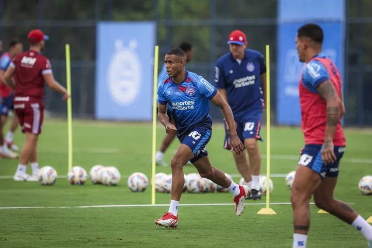 Erick, uma das contratações do Bahia para 2025, em treino no CT Evaristo de Macedo