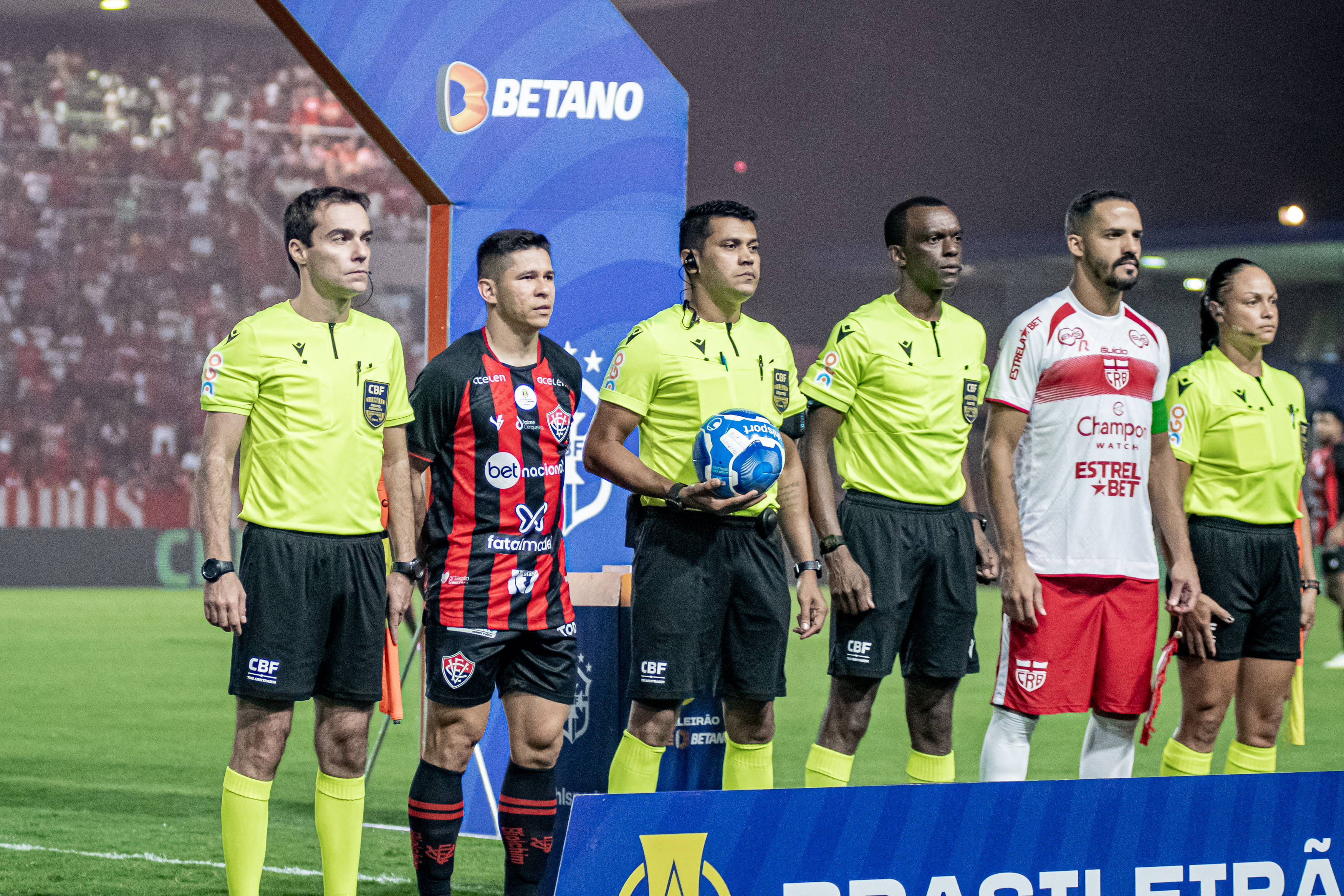 É hoje! CRB x Vitória: saiba onde assistir e possível escalação