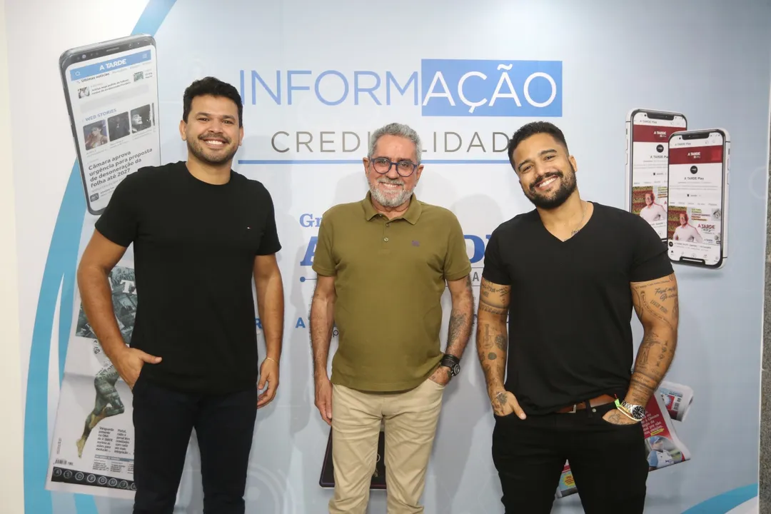 Lisvan Vasconcelos (Secretário de Cultura e Esportes de LEM), Sylvio Lyra (Assessor de gabinete do prefeito) e João Ricardo (Secretário de Comunicação) visitaram sede de À TARDE e firmaram parceria