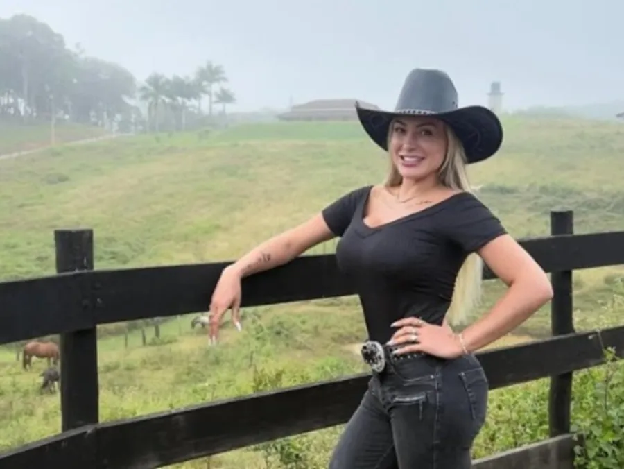 Andressa Urach postou fotos em uma fazenda