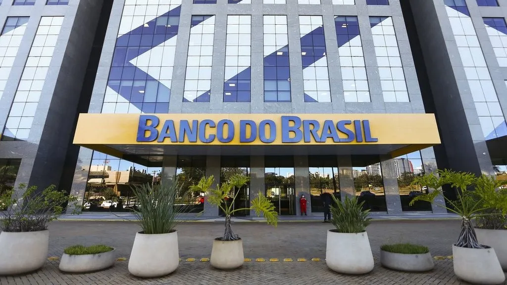 Usuários fazem queixas nas redes sociais sobre os serviços do Banco do Brasil