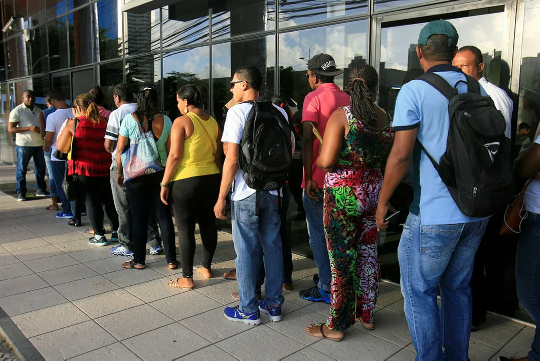 Desempregados mantêm esperança na busca por trabalho