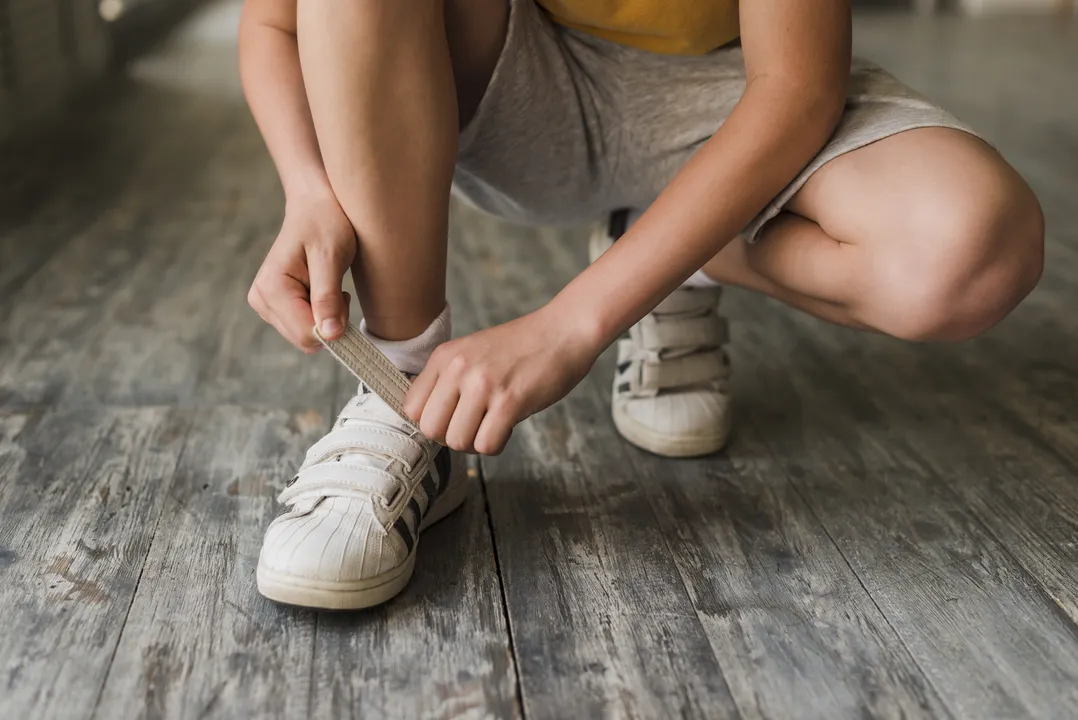 Tirar os sapatos virou rotina após a Covid-19