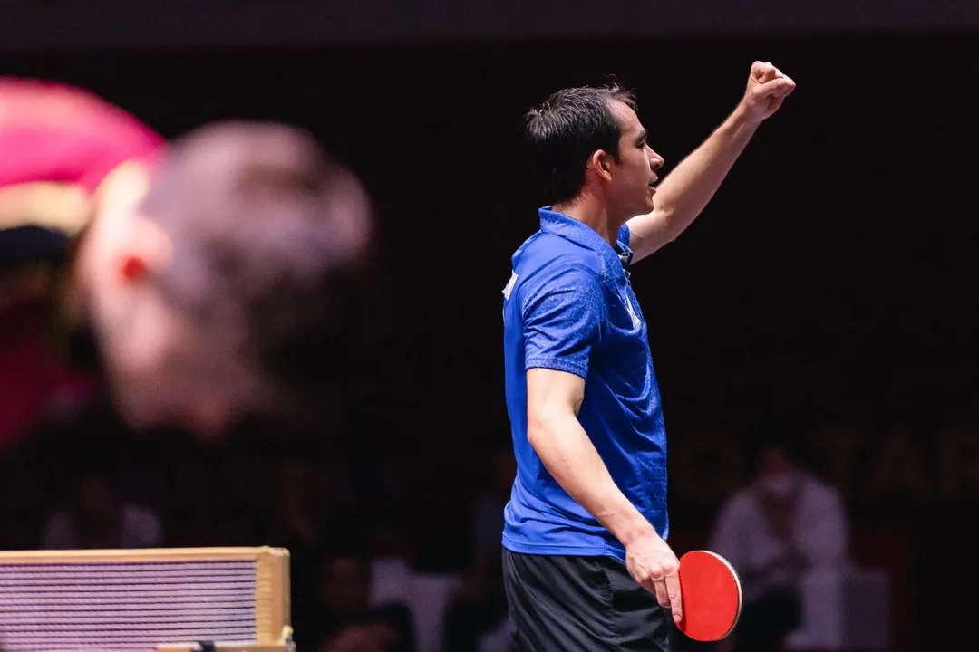 Hugo Calderano comemora classificação às quartas de final do Mundial de Tênis de Mesa