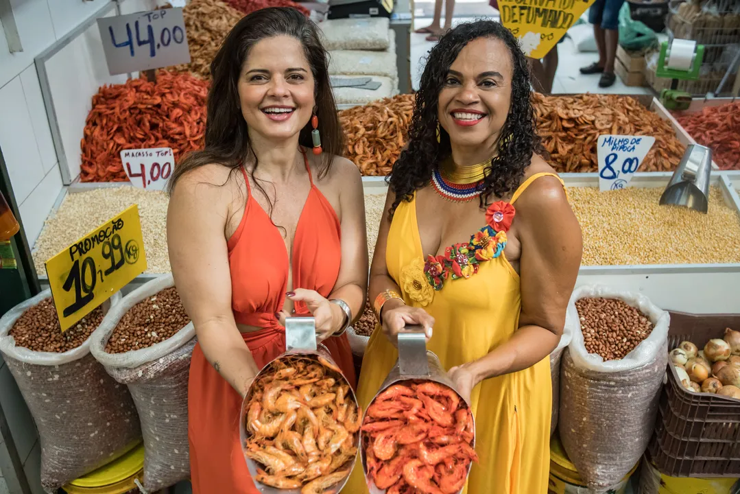 Imagem ilustrativa da imagem Cantoras Clécia Queiroz e Maíra Lins apresentam o show ‘Sambelas’