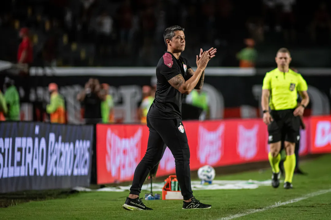 Thiago Carpini, técnico do Vitória