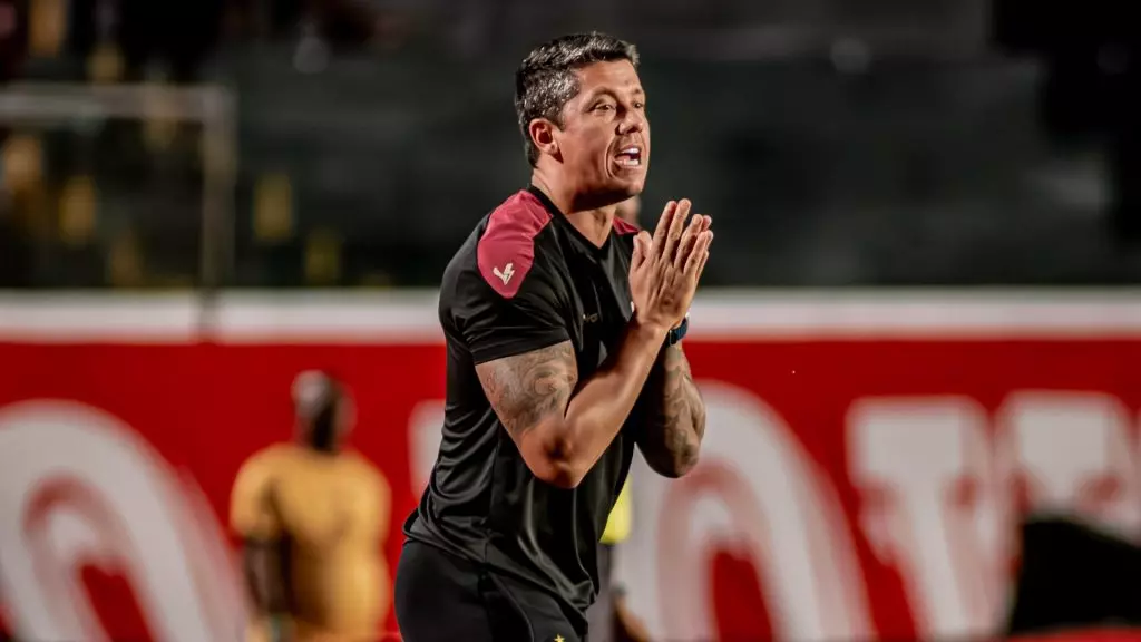 Thiago Carpini, técnico do Vitória