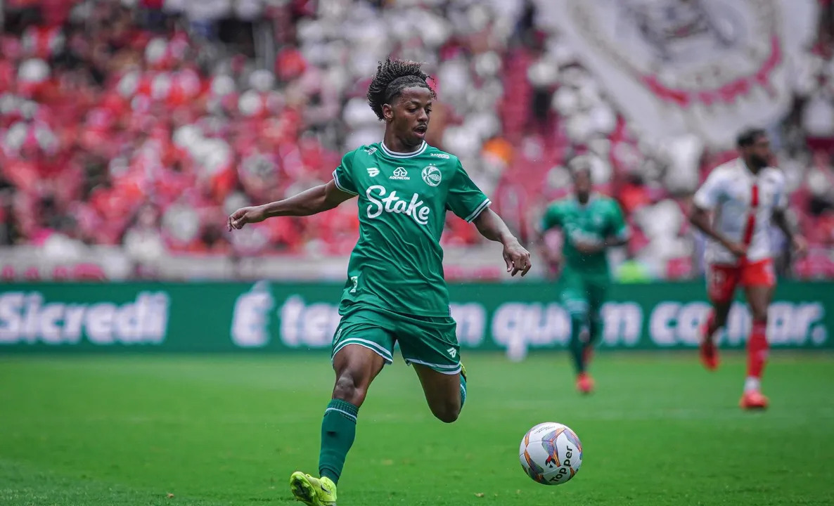 Ênio, atacante do Juventude