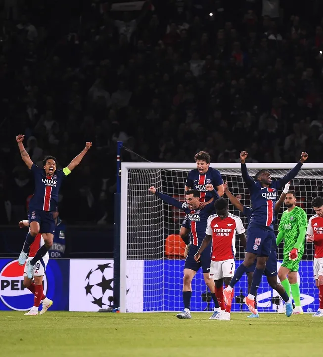 PSG celebra a vitória sobre o Arsenal e a classificação à final da Champions League