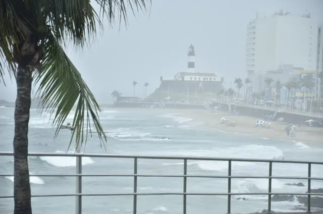 Aviso meteorológico abrange desde a Região Metropolitana de Salvador até o litoral sul e extremo sul do estado