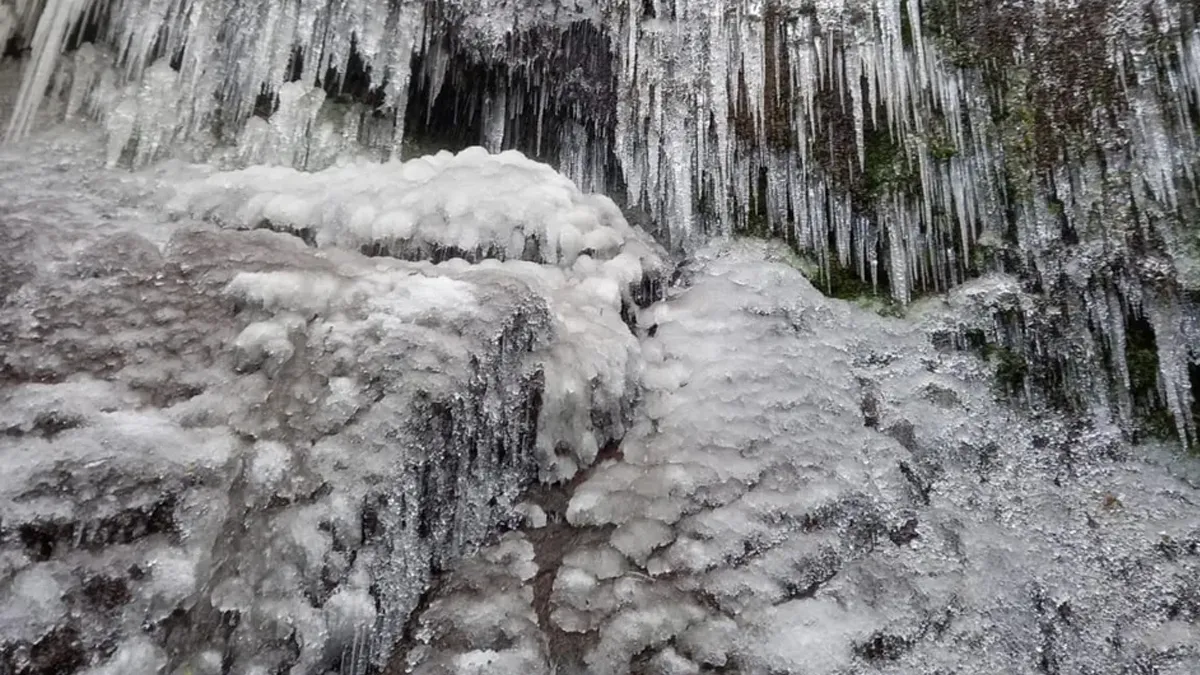 Urupema tem cachoeira que fica congelada