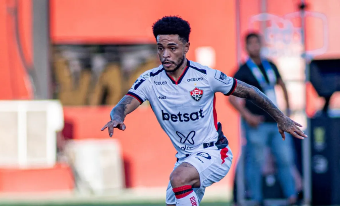Matheuzinho, meia do Vitória