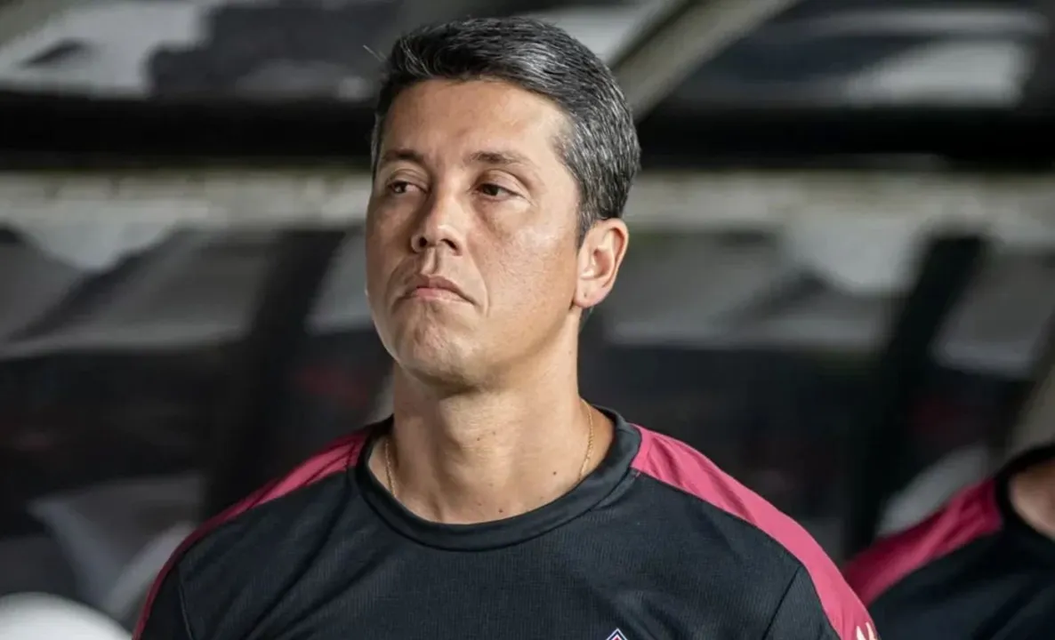 Thiago Carpini, técnico do Vitória