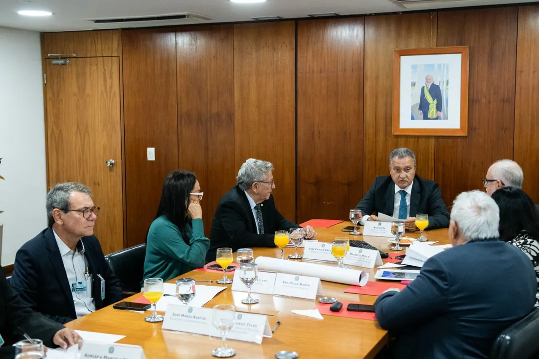 Prefeito esteve com o ministro Rui Costa, nesta quarta, 19