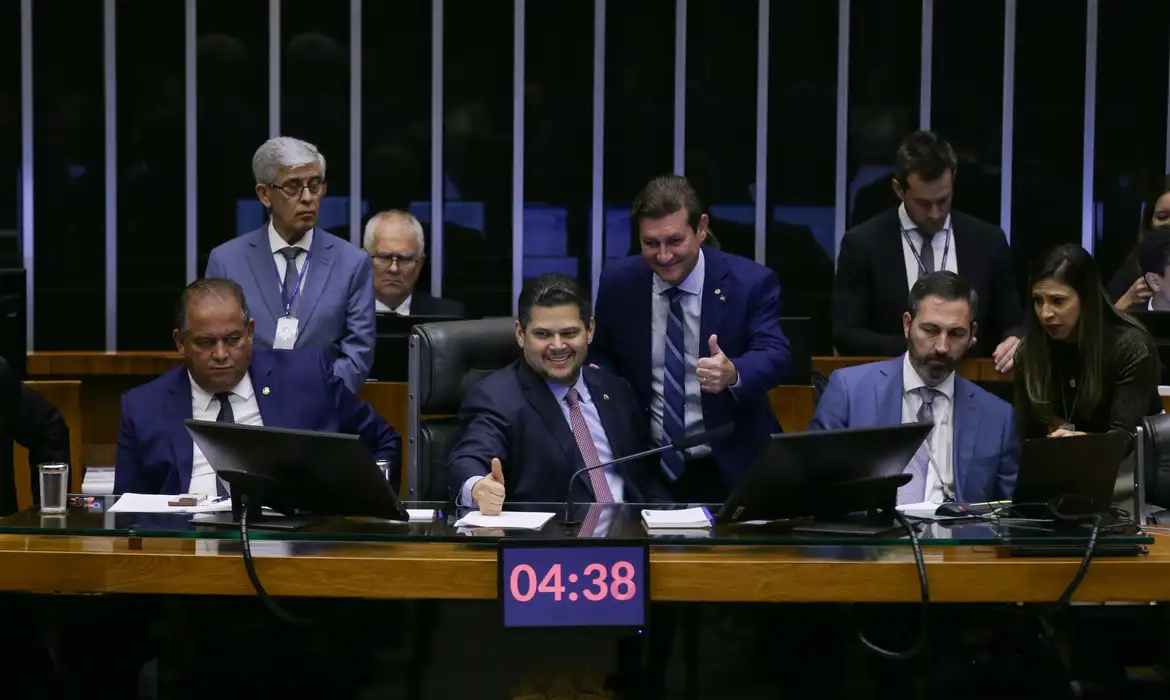 Sessão conjunta nesta quinta-feira, 13, no Congresso