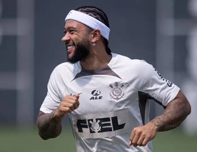 Memphis liderou vitória do Corinthians
