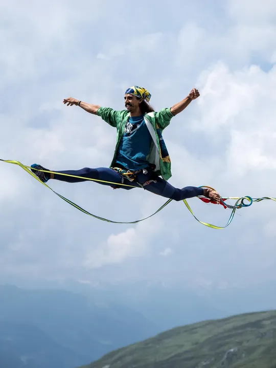 Matheus Vidal, atleta de slackline