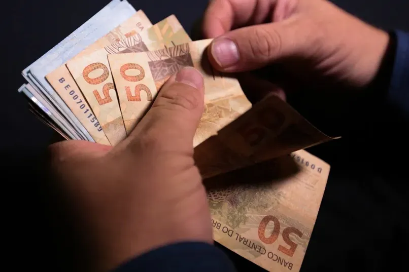 Uma nota de R$ 5 em 1994, por exemplo, hoje vale apenas R$ 0,64