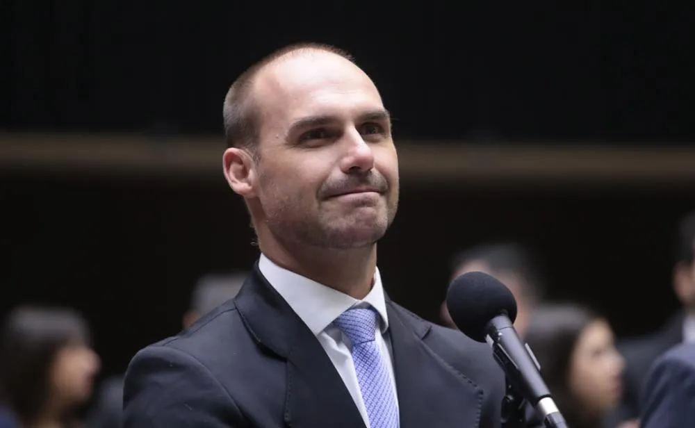 Deputado Eduardo Bolsonaro (PL-SP) usou as redes sociais para fazer declarações