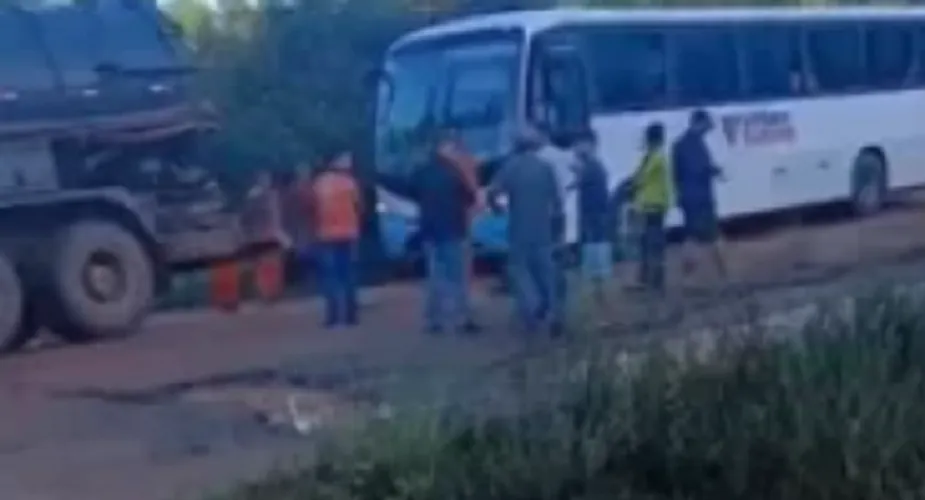 Grupo de moradores bloqueou trecho de uma estrada da região de Baixa Grande