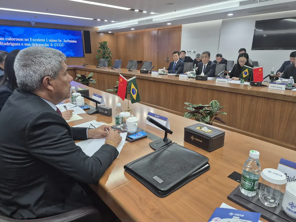 Jerônimo em reunião com representantes da CCCC