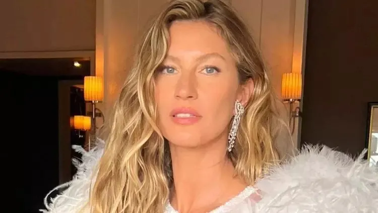 A modelo é mãe de três filhos