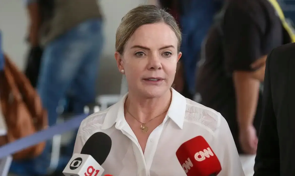 Gleisi Hoffmann, ministra de Relações Institucionais