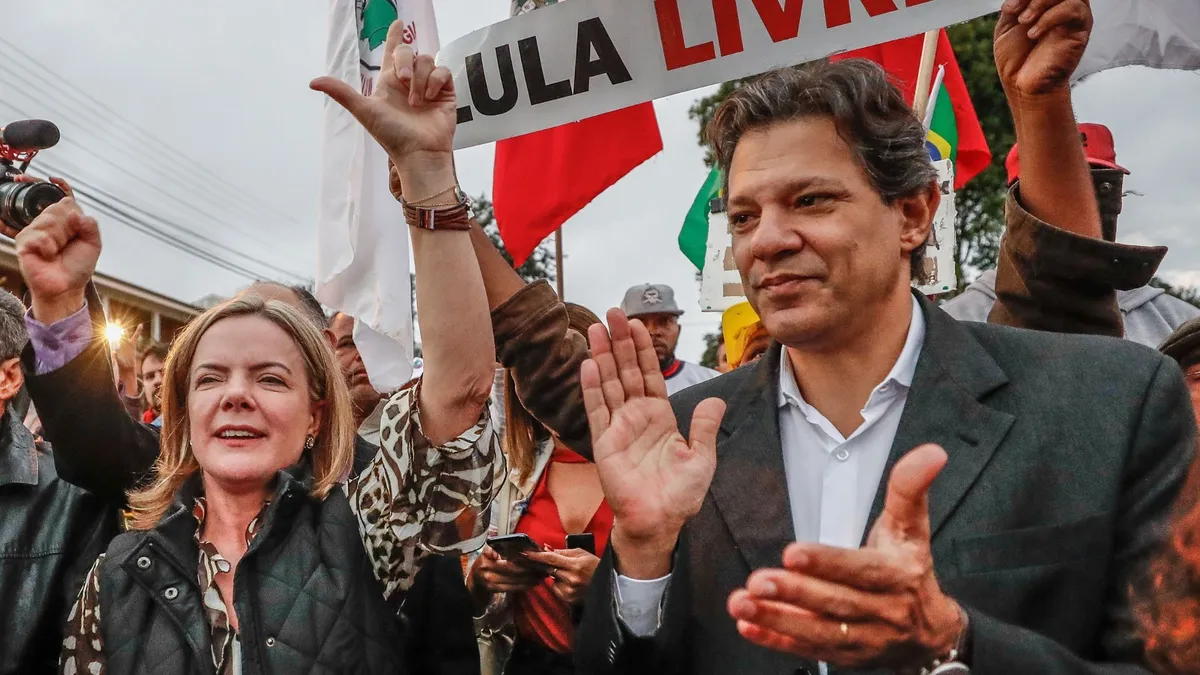 Gleisi elogia trabalho de Haddad