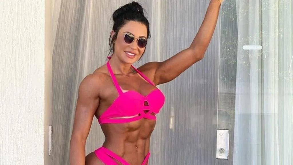 Gracyanne Barbosa exibiu sua ida a loja de produtos eróticos