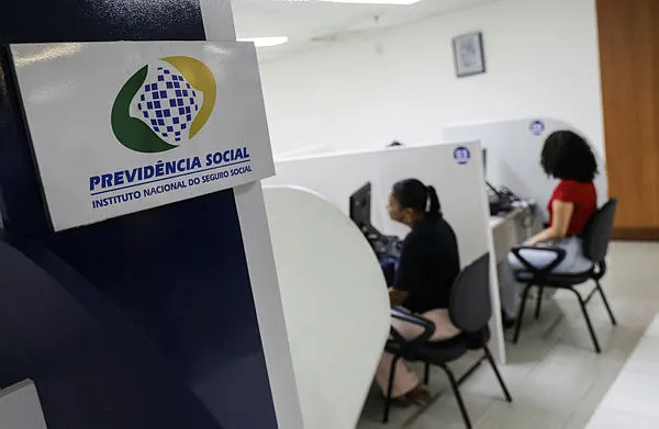 O estorno será feito na folha de pagamento de maio