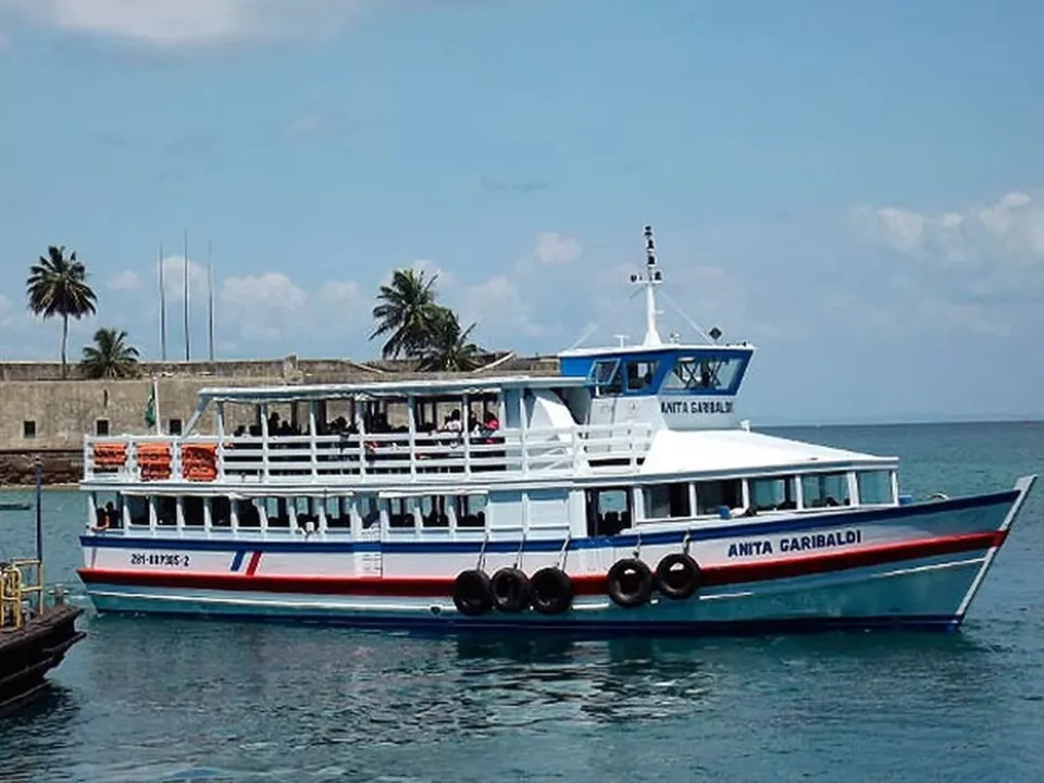 Embarcação estava atracada no Terminal de Vera Cruz